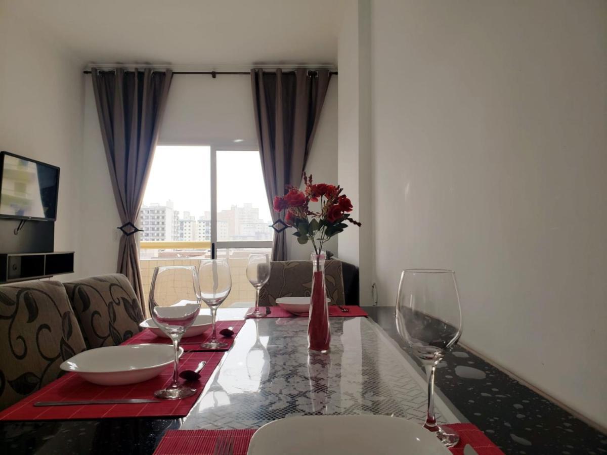 Lindo Apto 300M Praia Da Ocian E Centro - Vista Mar- Varanda Sacada - Wi-Fi 300 Mbps - Vaga De Garagem - Acomoda Ate 6 Pessoas Διαμέρισμα Πράια Γκράντε Εξωτερικό φωτογραφία